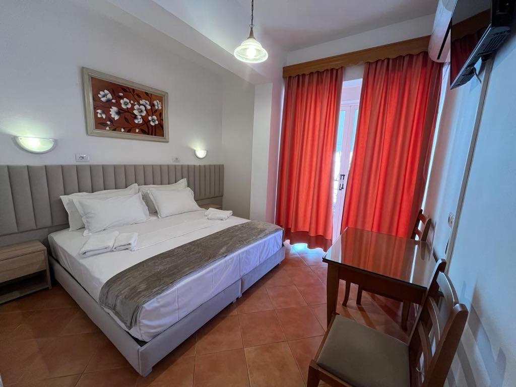 Hotel Rai Sarandë Exterior foto