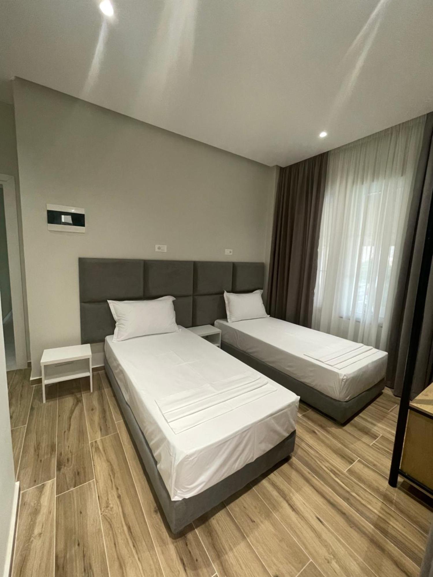Hotel Rai Sarandë Exterior foto